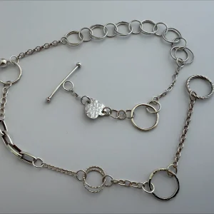 Lucy short lockdown necklace