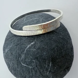 Zoe slim wraparound textured bangle